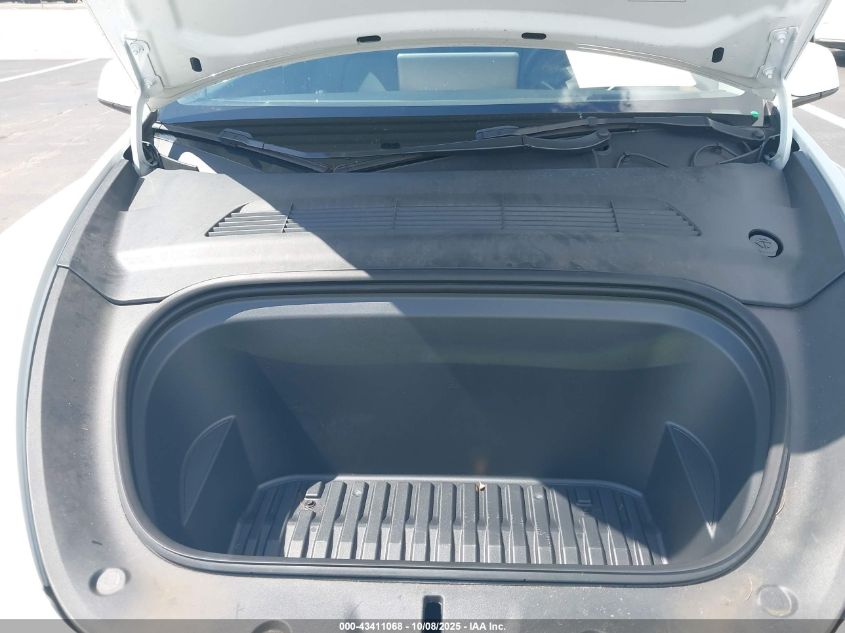 2022 Tesla Model Y Performance Dual Motor All-Wheel Drive VIN: 7SAYGDEF8NF569418 Lot: 43411068