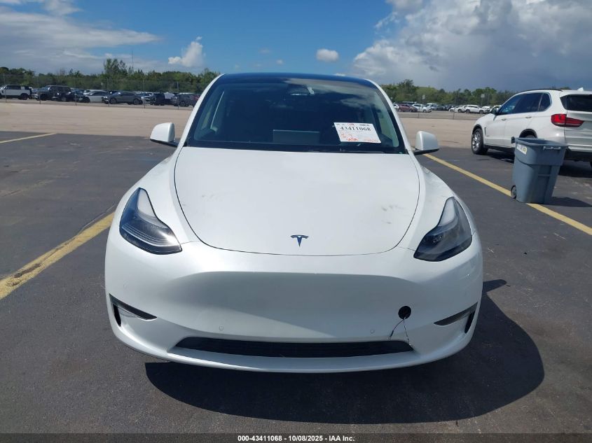 2022 Tesla Model Y Performance Dual Motor All-Wheel Drive VIN: 7SAYGDEF8NF569418 Lot: 43411068