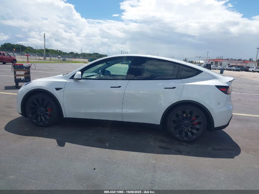 2022 Tesla Model Y Performance Dual Motor All-Wheel Drive VIN: 7SAYGDEF8NF569418 Lot: 43411068