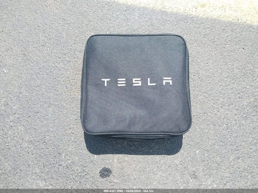 2022 Tesla Model Y Performance Dual Motor All-Wheel Drive VIN: 7SAYGDEF8NF569418 Lot: 43411068