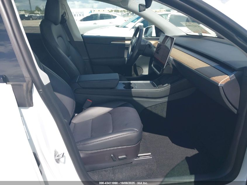 2022 Tesla Model Y Performance Dual Motor All-Wheel Drive VIN: 7SAYGDEF8NF569418 Lot: 43411068