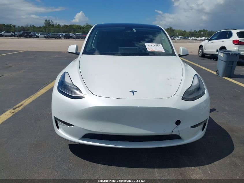 2022 Tesla Model Y Performance Dual Motor All-Wheel Drive VIN: 7SAYGDEF8NF569418 Lot: 43411068
