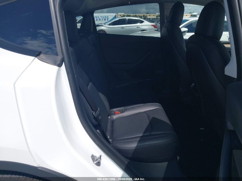 2022 Tesla Model Y Performance Dual Motor All-Wheel Drive VIN: 7SAYGDEF8NF569418 Lot: 43411068