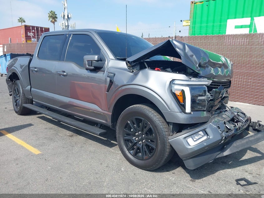 FORD F-150 PLATINUM