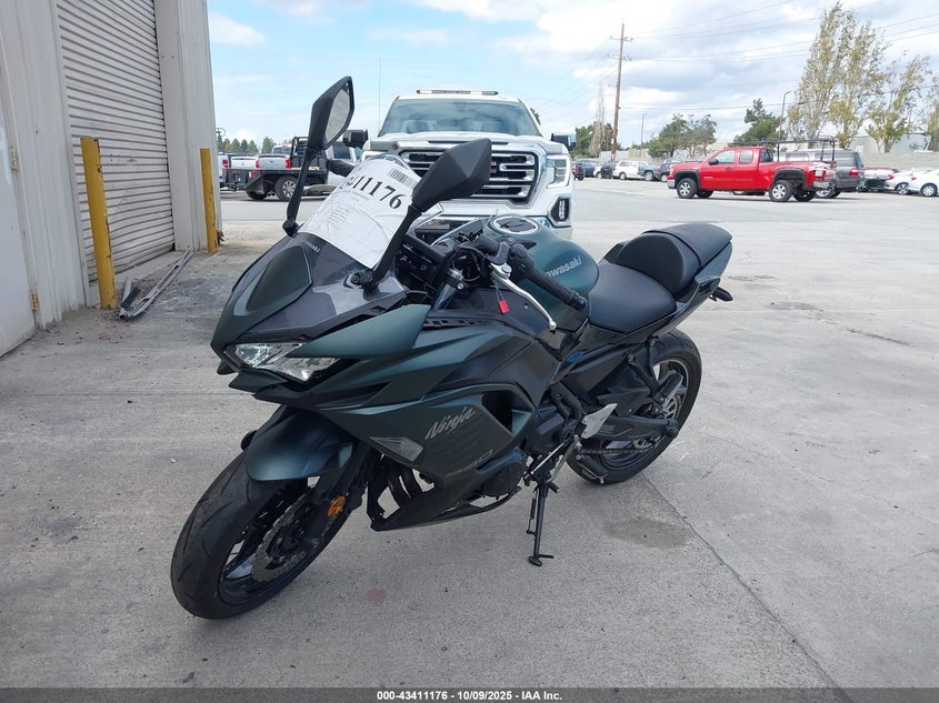 ML5EXEP11SDAG4145 2025 KAWASAKI NINJA photo no. 2