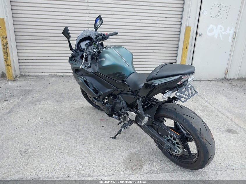 ML5EXEP11SDAG4145 2025 KAWASAKI NINJA photo no. 3