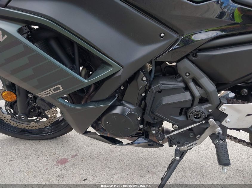 2025 Kawasaki Ex650 P VIN: ML5EXEP11SDAG4145 Lot: 43411176