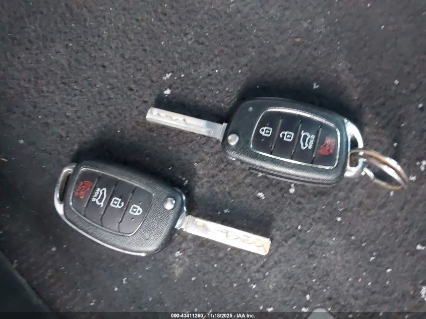 2017 Hyundai Santa Fe Se VIN: KM8SMDHF0HU183347 Lot: 43411260