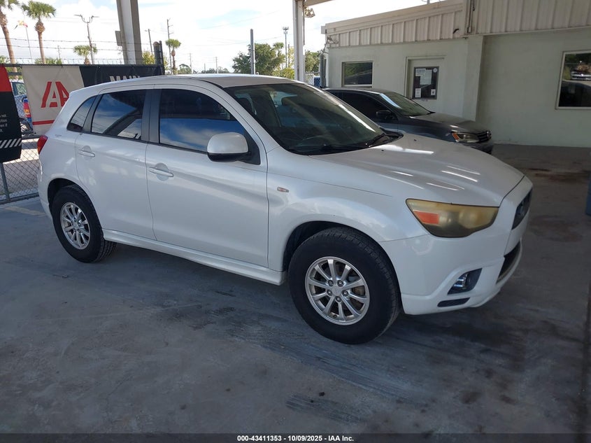 MITSUBISHI OUTLANDER SPORT ES