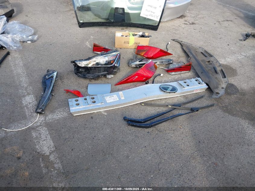 2017 Lexus Is 200T VIN: JTHBA1D24H5060464 Lot: 43411369