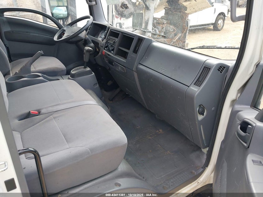 JALC4W16XN7015075 2022 ISUZU NPR photo no. 5
