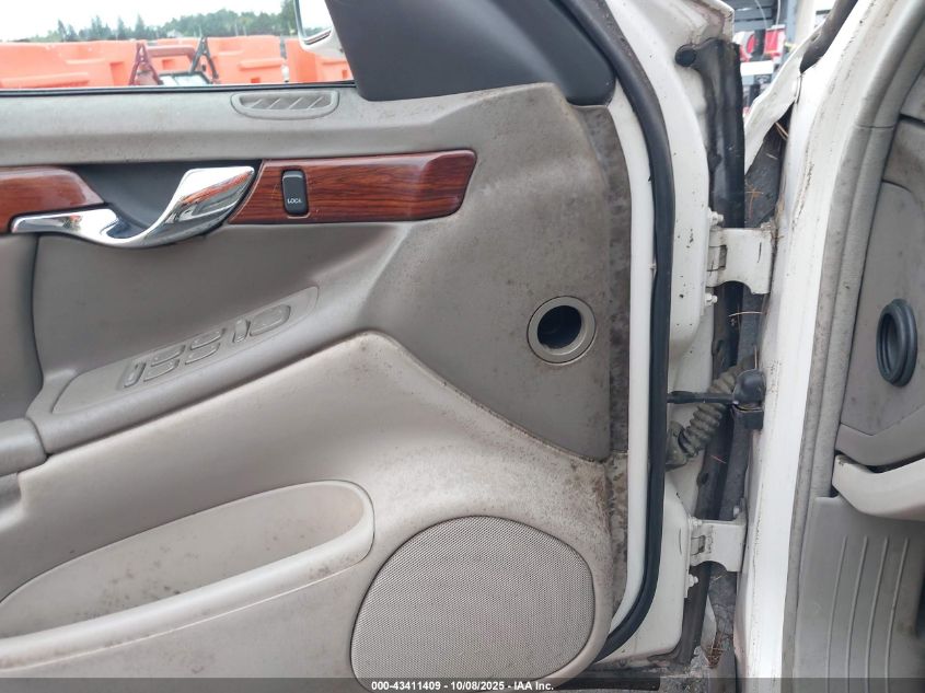 2001 Cadillac Deville Standard W/W20 VIN: 1G6KD54Y11U140808 Lot: 43411409