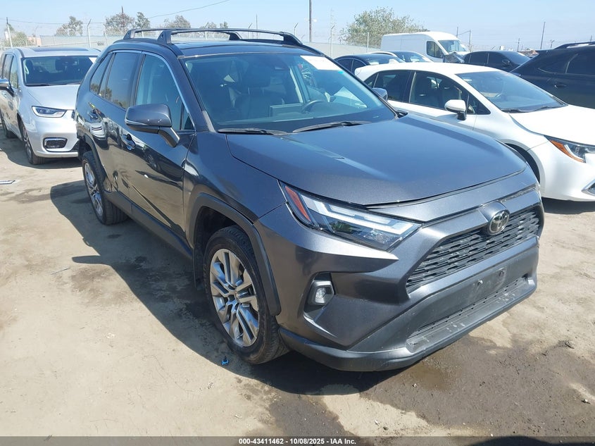 TOYOTA RAV4 XLE PREMIUM