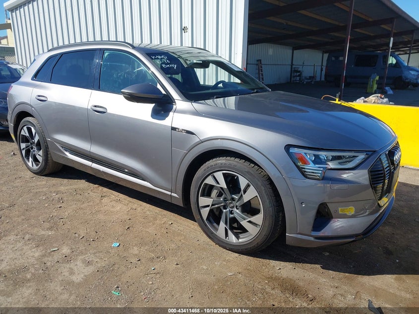 AUDI E-TRON PREMIUM QUATTRO