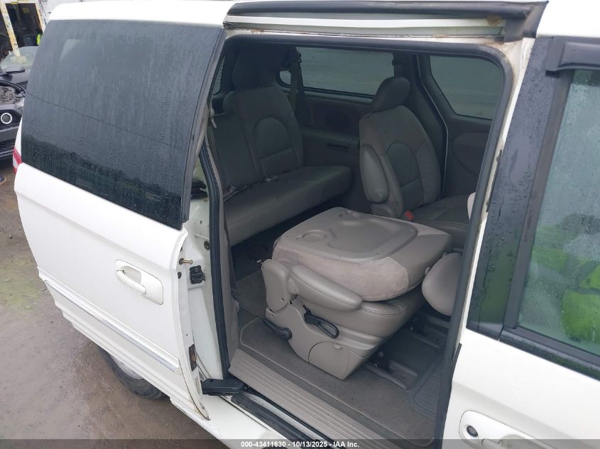 2001 Chrysler Town & Country Limited VIN: 2C8GP64L21R343383 Lot: 43411630