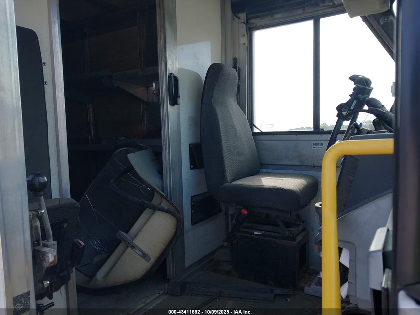 2012 Isuzu Commercial Van VIN: JALB4T177C7W00468 Lot: 43411682