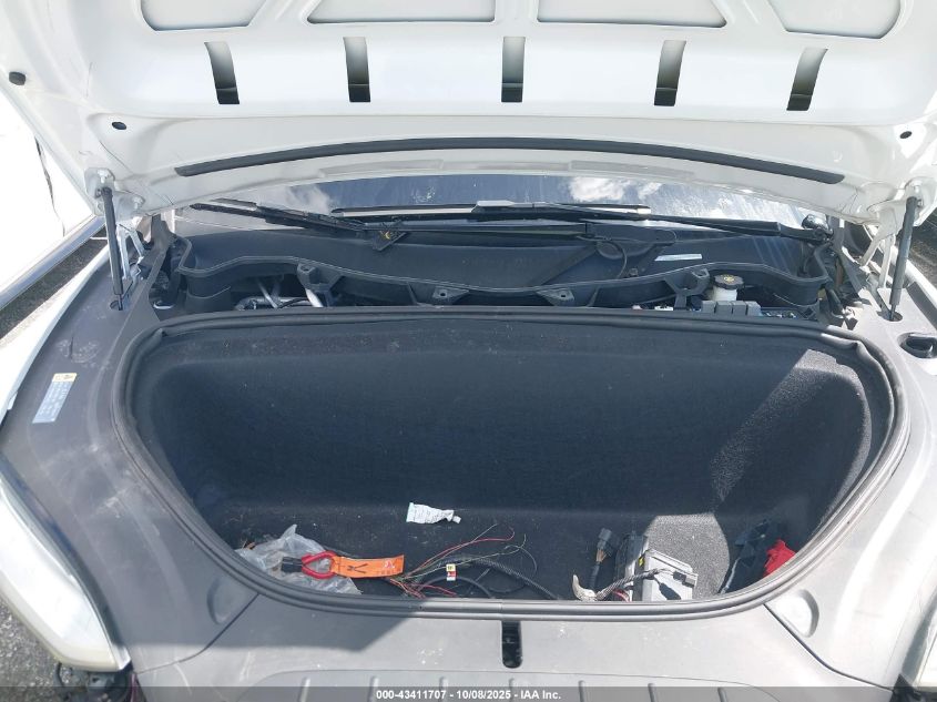 2018 Tesla Model X 100D/75D/P100D VIN: 5YJXCBE23JF114041 Lot: 43411707