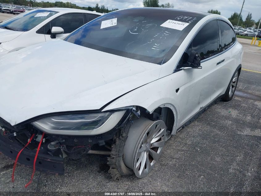 2018 Tesla Model X 100D/75D/P100D VIN: 5YJXCBE23JF114041 Lot: 43411707