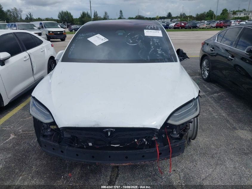 2018 Tesla Model X 100D/75D/P100D VIN: 5YJXCBE23JF114041 Lot: 43411707