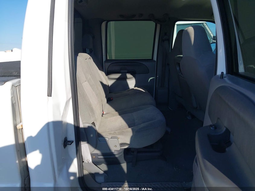 2004 Ford F-350 Lariat/Xl/Xlt VIN: 1FTWW33P44EB00517 Lot: 43411710