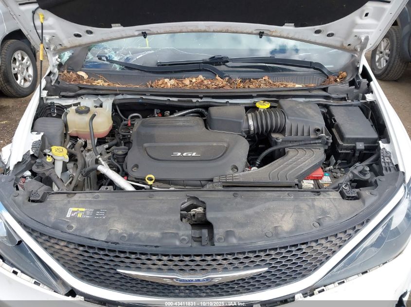 2017 Chrysler Pacifica Touring VIN: 2C4RC1DG8HR720174 Lot: 43411831