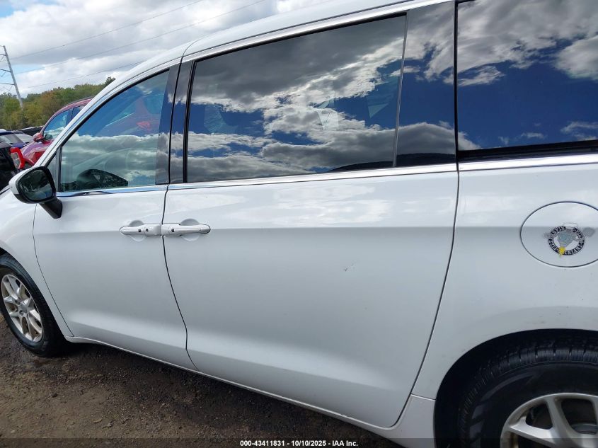 2017 Chrysler Pacifica Touring VIN: 2C4RC1DG8HR720174 Lot: 43411831