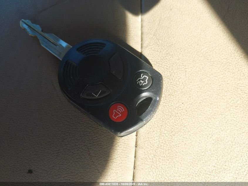 2008 Ford Escape Limited VIN: 1FMCU04118KE45573 Lot: 43411835