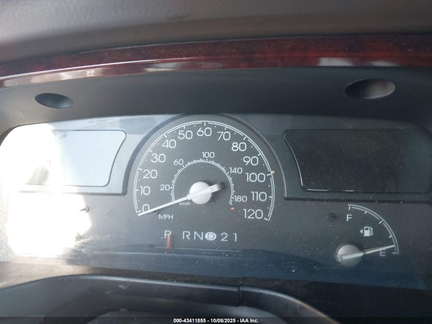 2004 Lincoln Town Car Signature VIN: 1LNHM81W74Y617651 Lot: 43411855