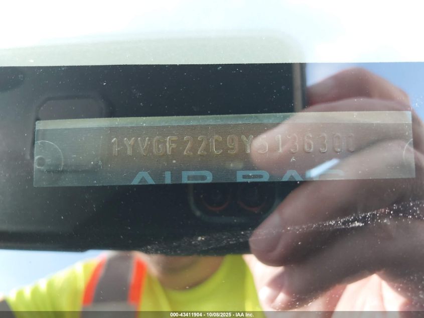 2000 Mazda 626 Es/Lx VIN: 1YVGF22C9Y5136300 Lot: 43411904