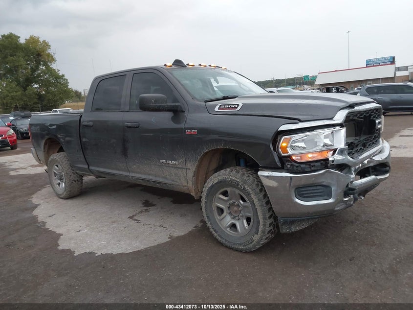 RAM 2500 TRADESMAN 4X4 6 4 BOX