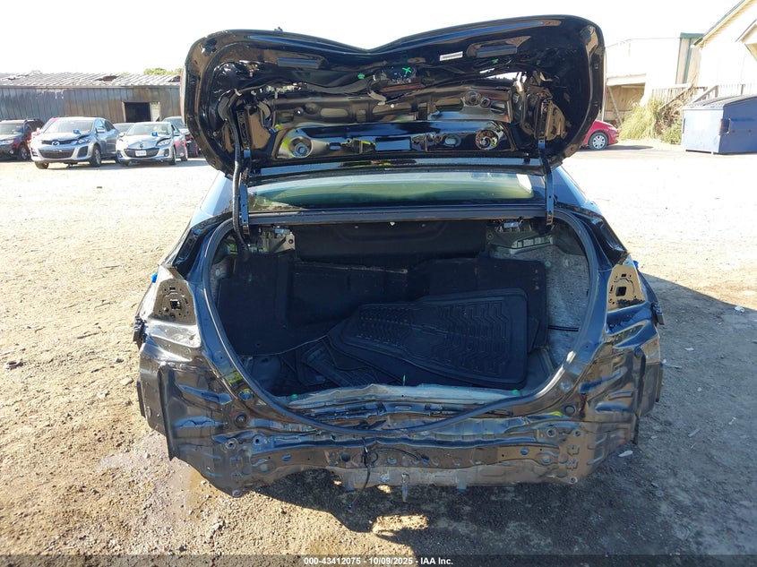 2018 HONDA CLARITY PLUG-IN HYBRID TOURING JHMZC5F33JC018648