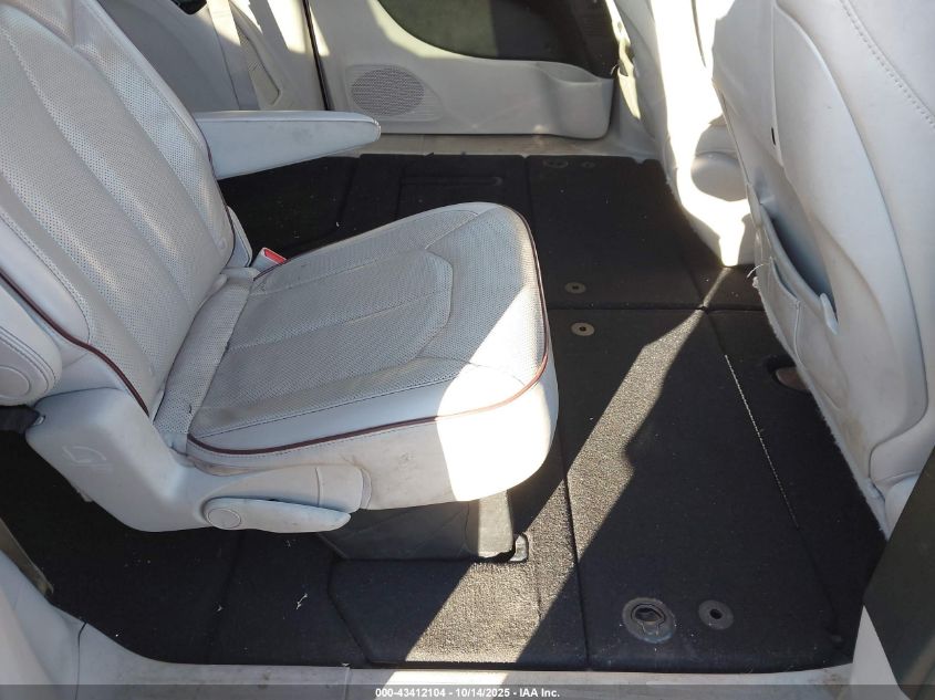 2017 Chrysler Pacifica Limited VIN: 2C4RC1GG3HR591689 Lot: 43412104