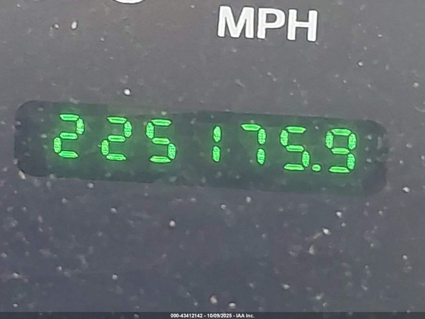 2000 Ford Expedition Xlt VIN: 1FMRU15L1YLC20127 Lot: 43412142