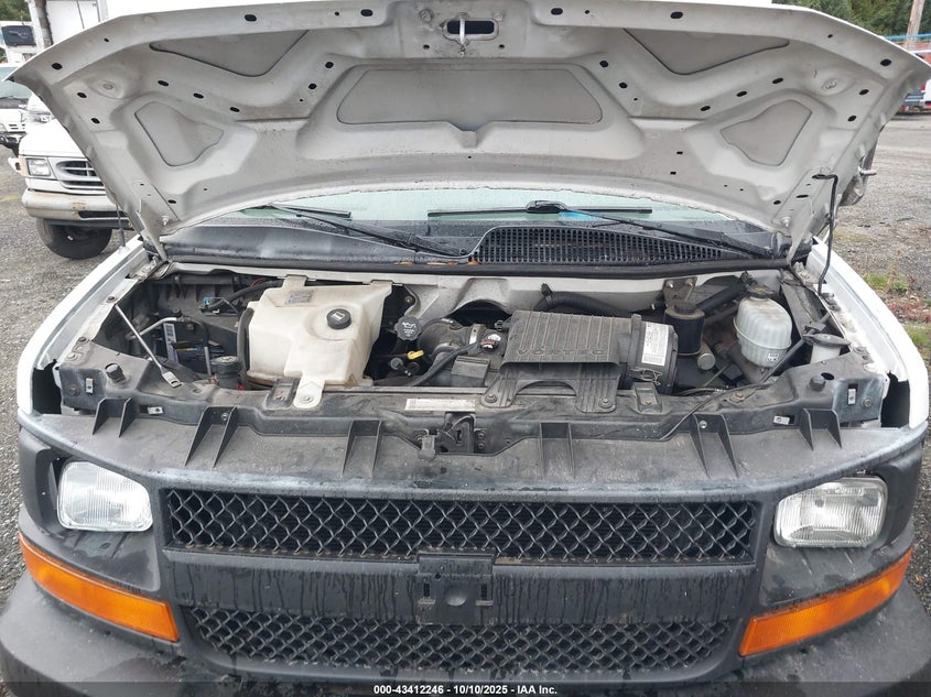 2005 Chevrolet Express Cutaway Base W/C7L/C7N VIN: 1GBJG31U151207411 Lot: 43412246