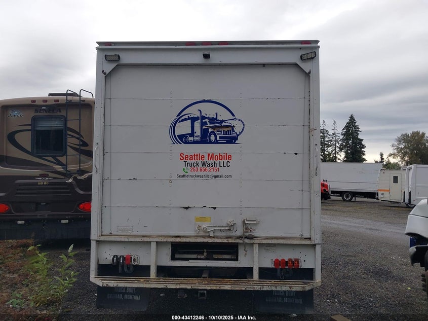 2005 Chevrolet Express Cutaway Base W/C7L/C7N VIN: 1GBJG31U151207411 Lot: 43412246