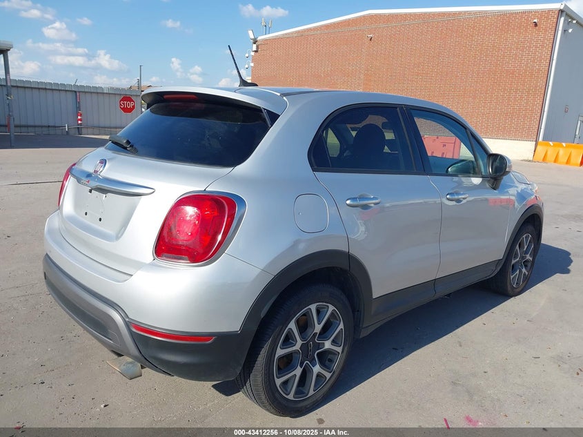 2017 FIAT 500X TREKKING FWD ZFBCFXCB1HP630276