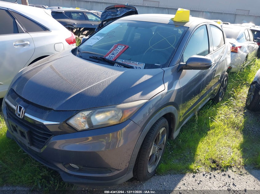 3CZRU6H51JG724298 2018 HONDA HR-V photo no. 2