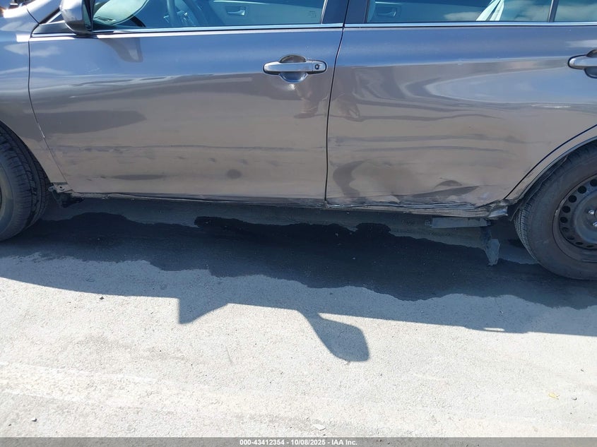 2017 Toyota Camry Le VIN: 4T1BF1FK0HU420301 Lot: 43412354