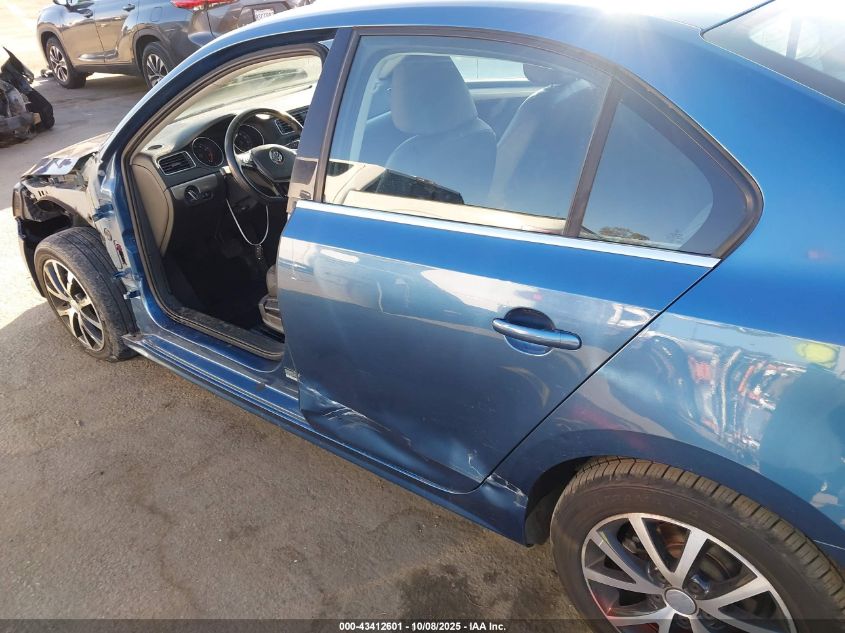 2018 Volkswagen Jetta 1.4T Se/1.4T Wolfsburg Edition VIN: 3VWDB7AJ4JM225061 Lot: 43412601