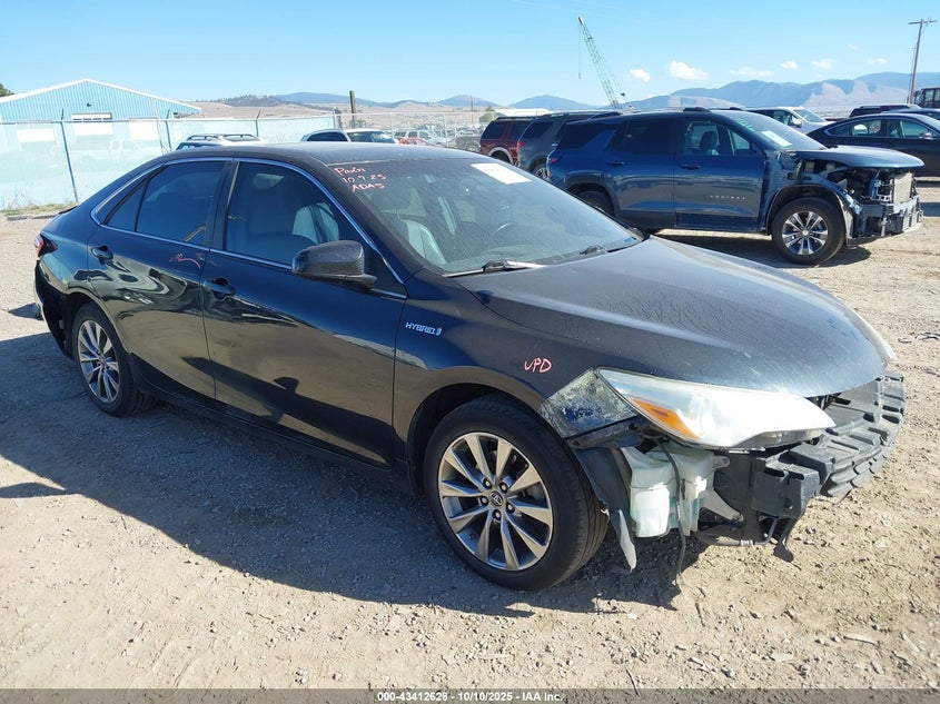 TOYOTA CAMRY HYBRID XLE