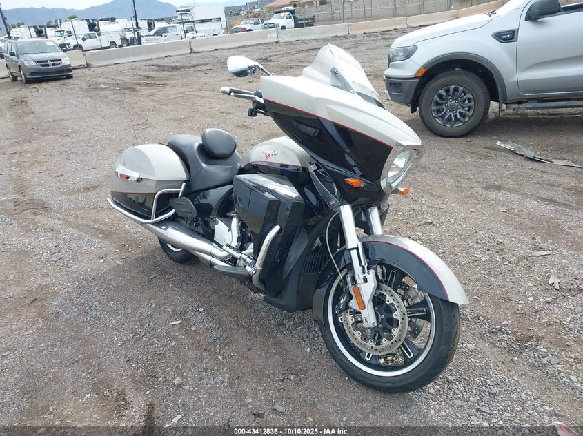 5VPTW36N2E3037252 2014 Victory Motorcycles Cross Country Tour/Tour 15Th Anniv auction photo 1