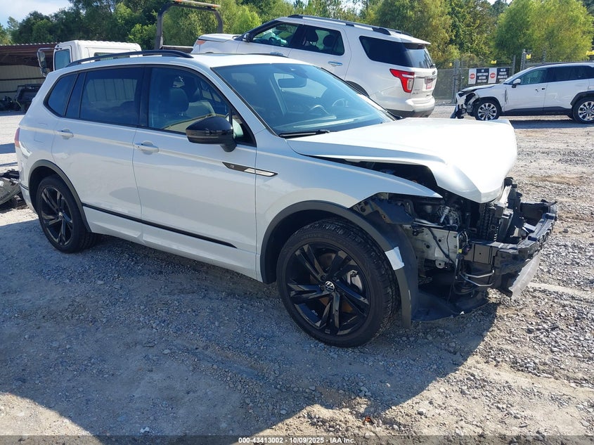 VOLKSWAGEN TIGUAN 2.0T SE R-LINE BLACK