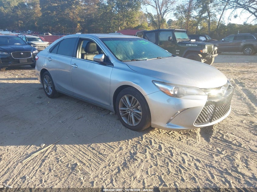TOYOTA CAMRY SE
