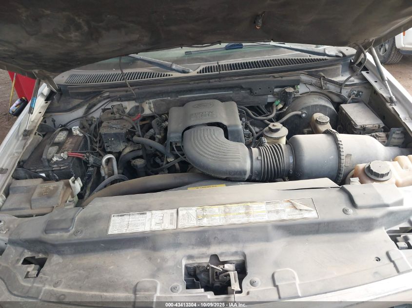 2000 Ford Expedition Xlt VIN: 1FMRU1567YLC04475 Lot: 43413304