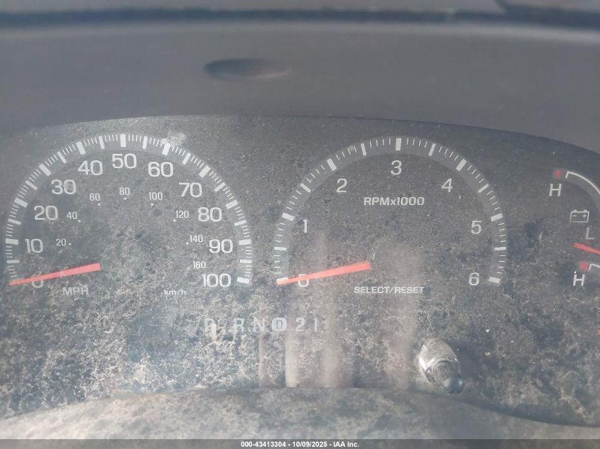 2000 Ford Expedition Xlt VIN: 1FMRU1567YLC04475 Lot: 43413304