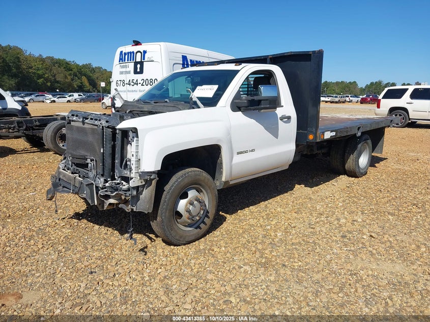 1GB3KYCG0FF124889 2015 CHEVROLET SILVERADO photo no. 2