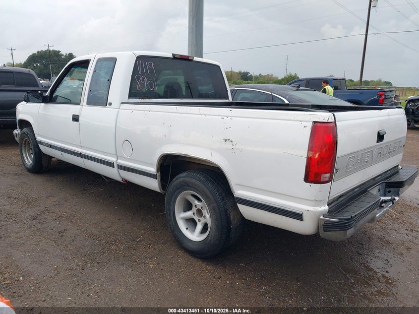 1997 Chevrolet C1500 Fleetside white truck gasoline 2GCEC19R9V1198951 photo #4