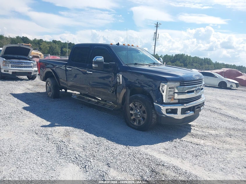 FORD F-250 LARIAT