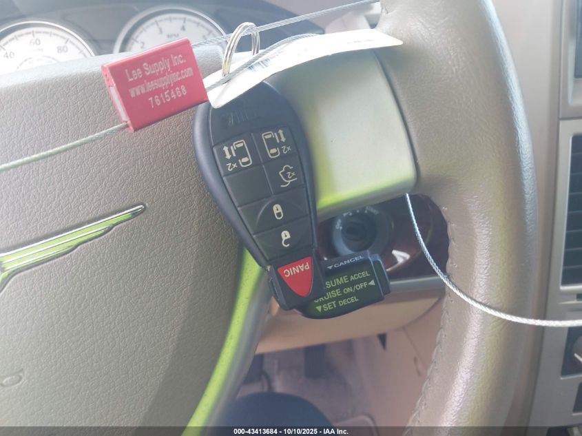 2010 Chrysler Town & Country Touring VIN: 2A4RR5D19AR351858 Lot: 43413684