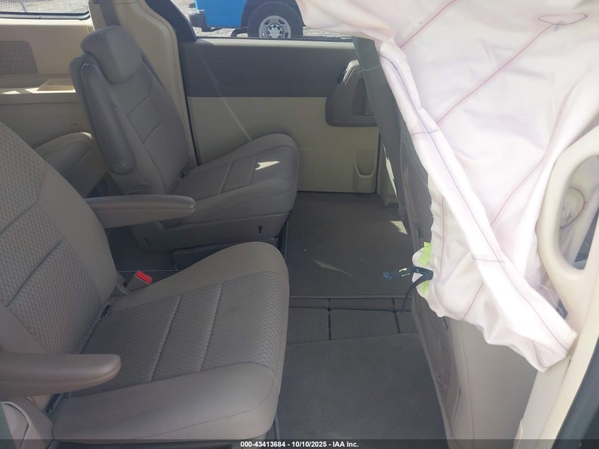 2010 Chrysler Town & Country Touring VIN: 2A4RR5D19AR351858 Lot: 43413684